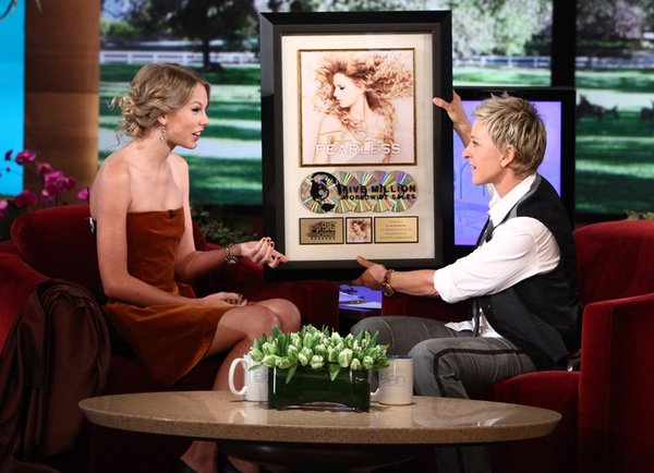 《艾伦秀》(The Ellen DeGeneres Show  Season 7)更新至04集[HDTV]_综艺娱乐_综艺下载_eD2k电驴_ED2000资源共享